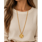 SCULPTED DISC PENDANT NECKLACE