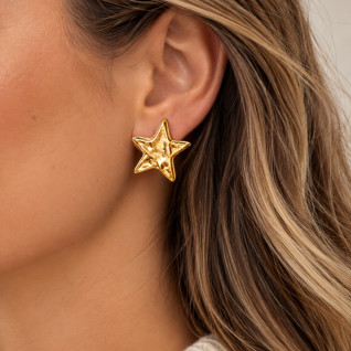 GOLD HAMMERED STAR STUD EARRINGS