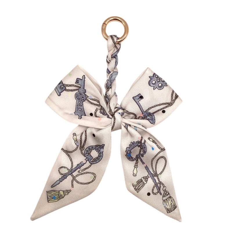 BOW KEYCHAIN - WHITE 