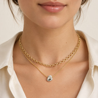 TWO-TONE OVAL PENDANT NECKLACE