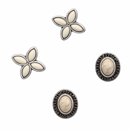 FLOWER STUD EARRINGS - WHITE 