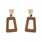 WOOD HAMMERED METAL HOOP EARRINGS - BROWN